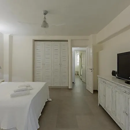 Pergisos Mykonos ヴィラ *