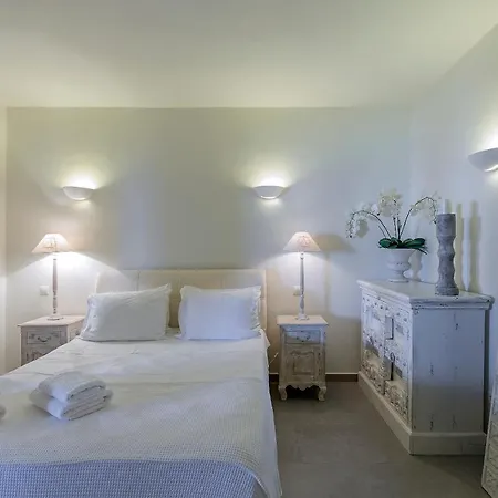Pergisos Mykonos *